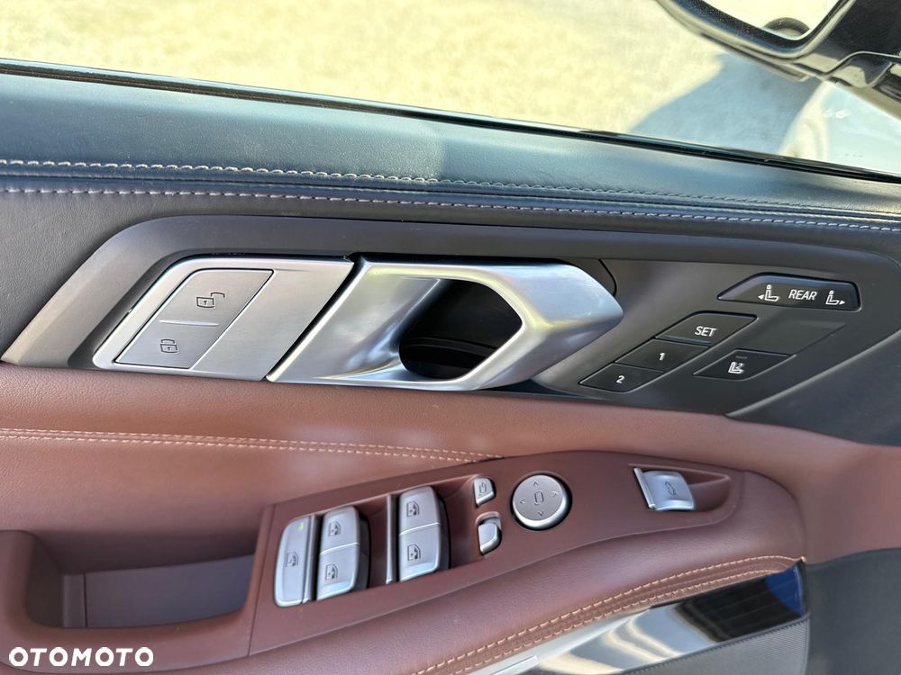 BMW X7 M50d sport - 25