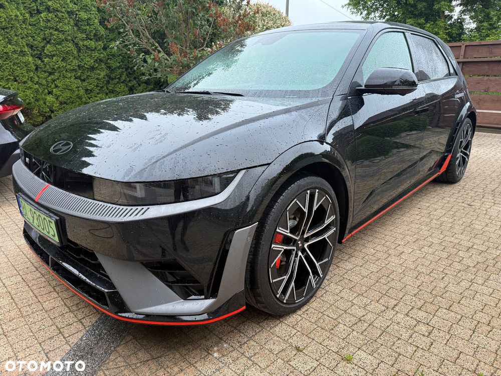 Hyundai IONIQ - 3