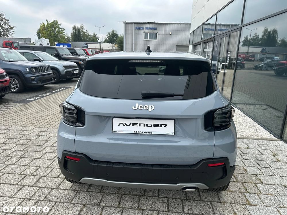 Jeep Avenger 1.2 T3 mHEV Summit FWD eDCT6 - 4