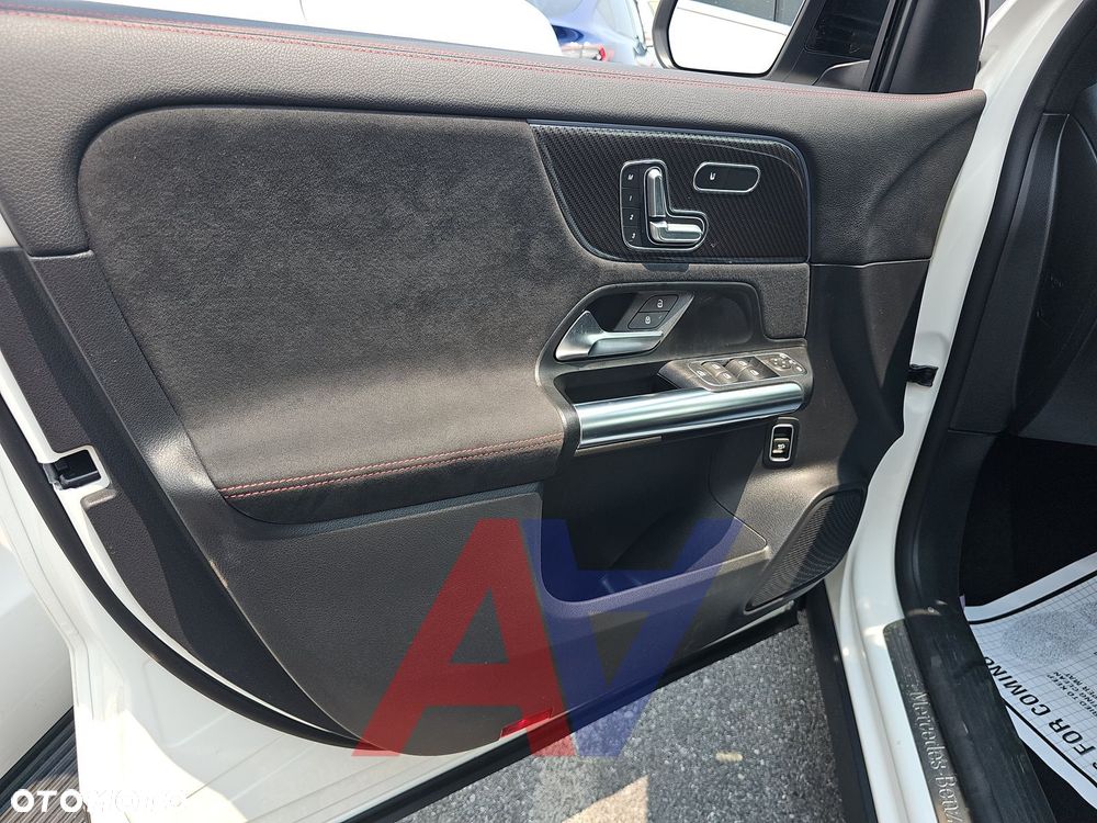 Mercedes-Benz GLA 250 4-Matic AMG Line - 13