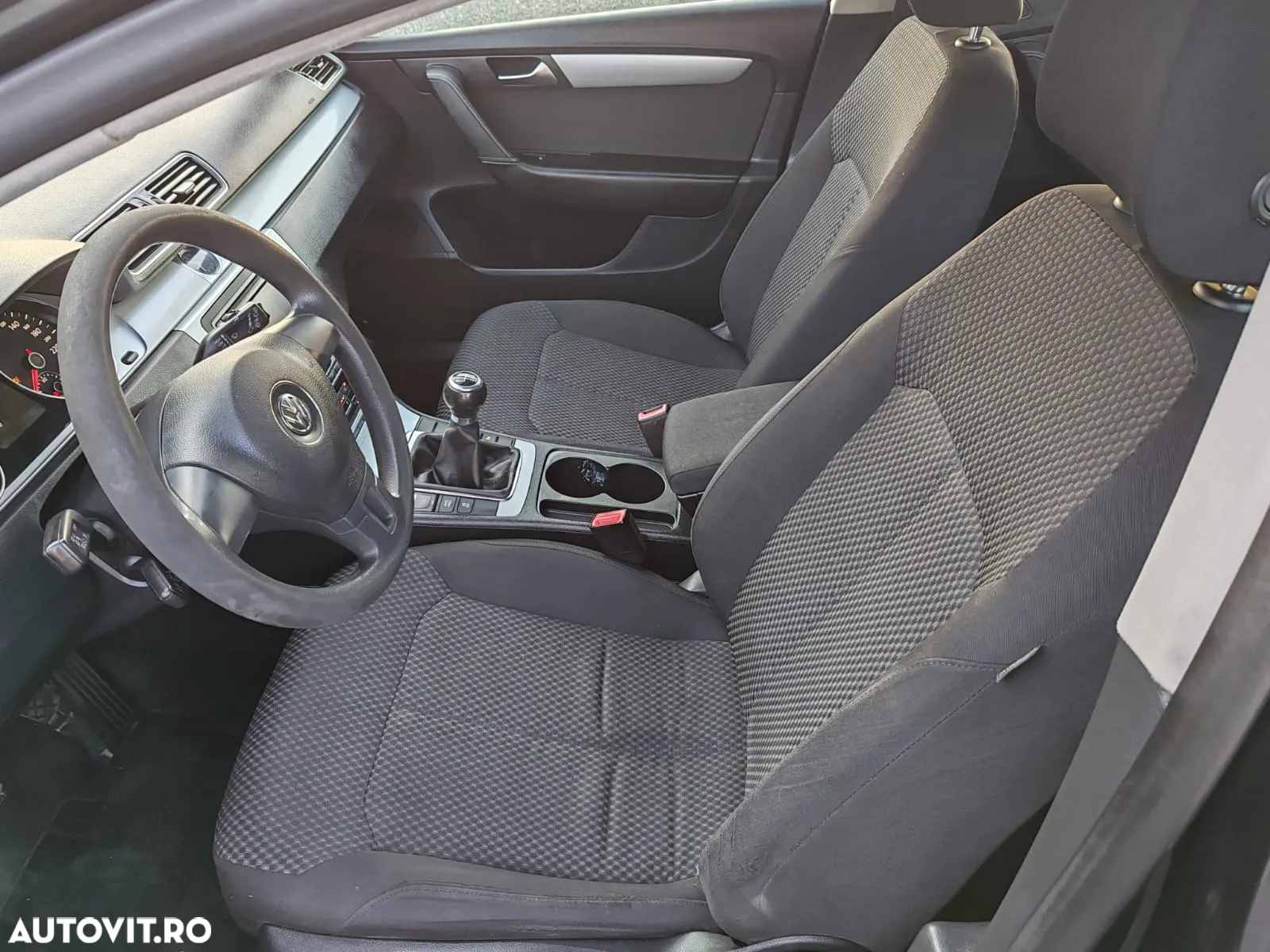 Volkswagen Passat - 13
