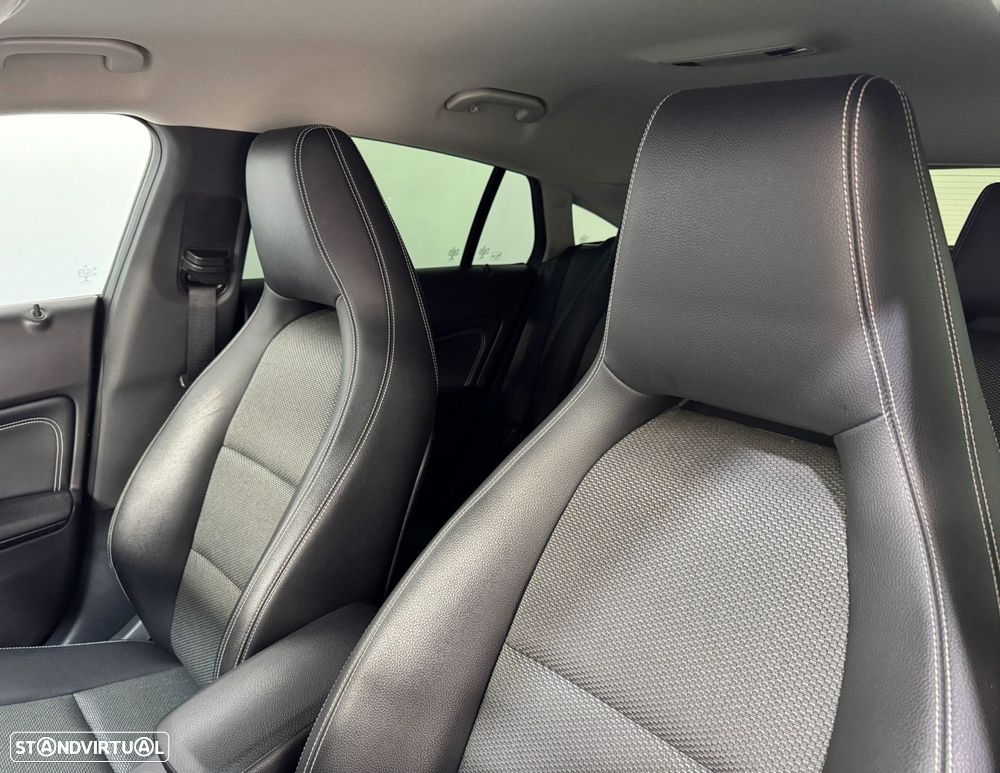 Mercedes-Benz CLA 180 d Shooting Brake Urban - 4