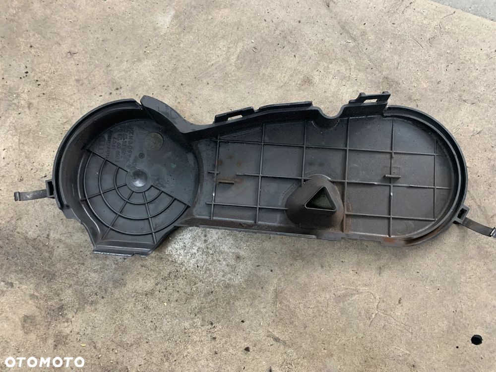 obudowa osłona rozrządu pompy wtryskowej 059109123Q 059109107C A6 C6 3.0 TDI BMK - 2