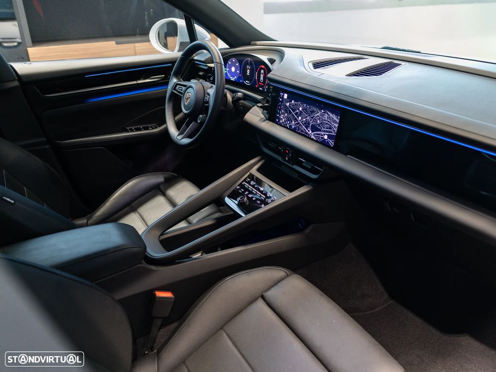 Porsche Macan Electric 4 - 28