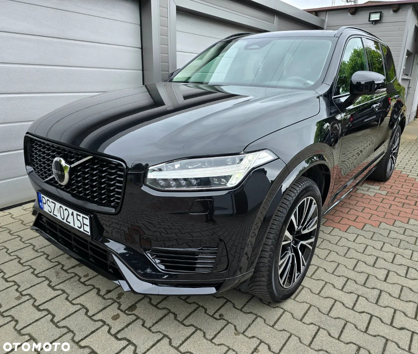 Volvo XC 60 T8 AWD Plug-in Hybrid Plus Dark - 2