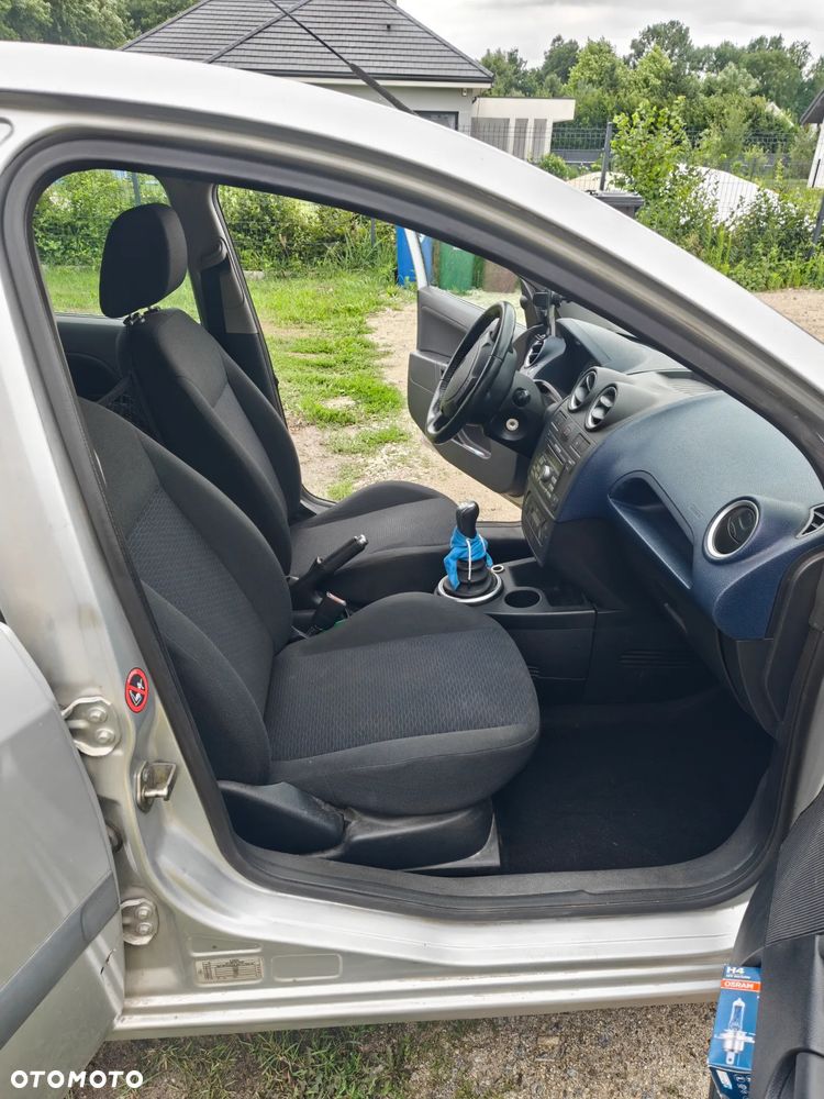 Ford Fiesta - 10