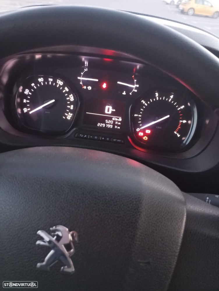 Peugeot Traveller 1.5 BlueHDi L2H1 Standard - 17