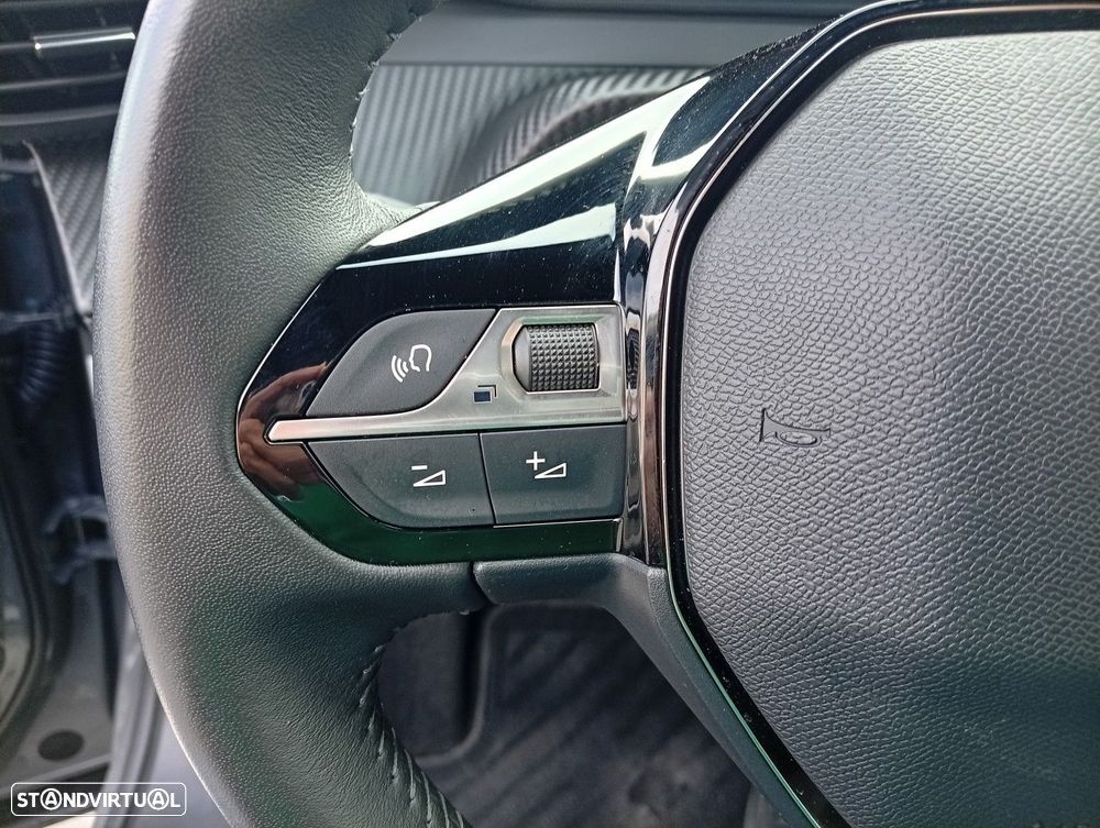 Peugeot e-2008 54 kWh GT - 13