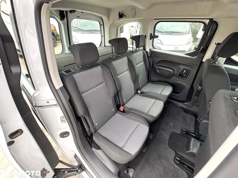 Toyota Proace City Verso 2024