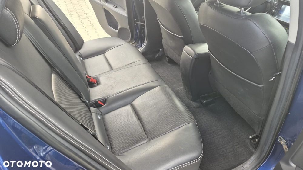 Toyota Avensis 2.0 D-4D Prestige - 11