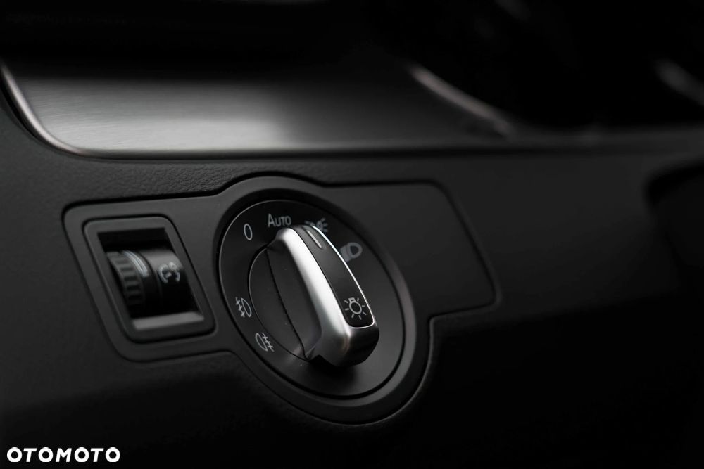 Volkswagen Passat Variant 2.0 TDI Highline DSG - 14