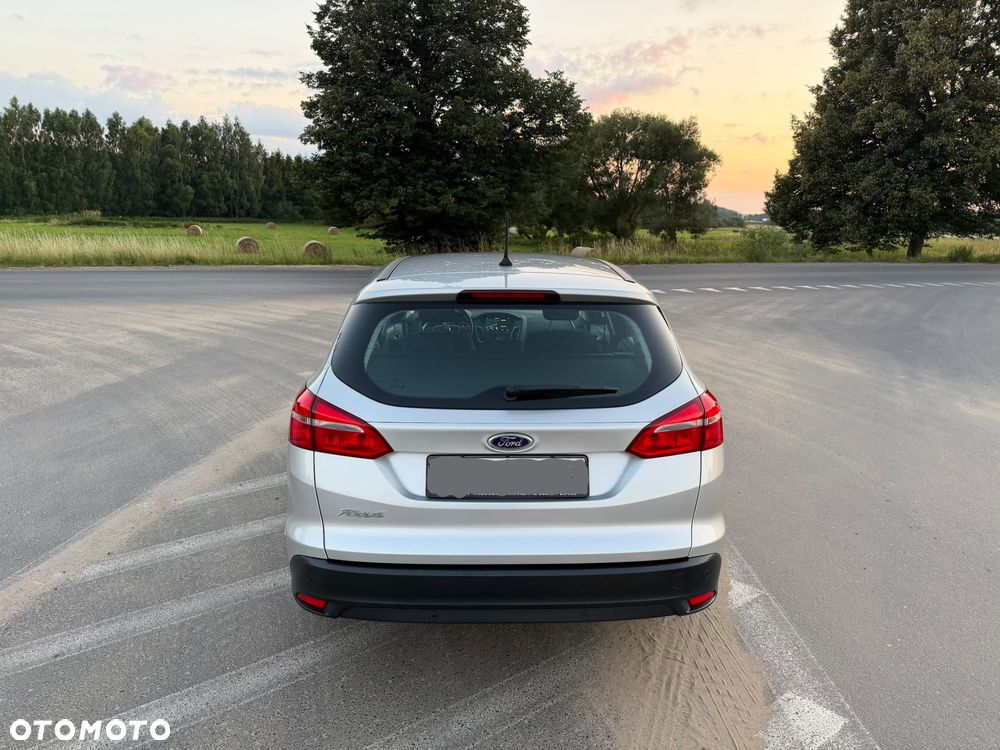 Ford Focus 1.5 TDCi SYNC Edition - 6