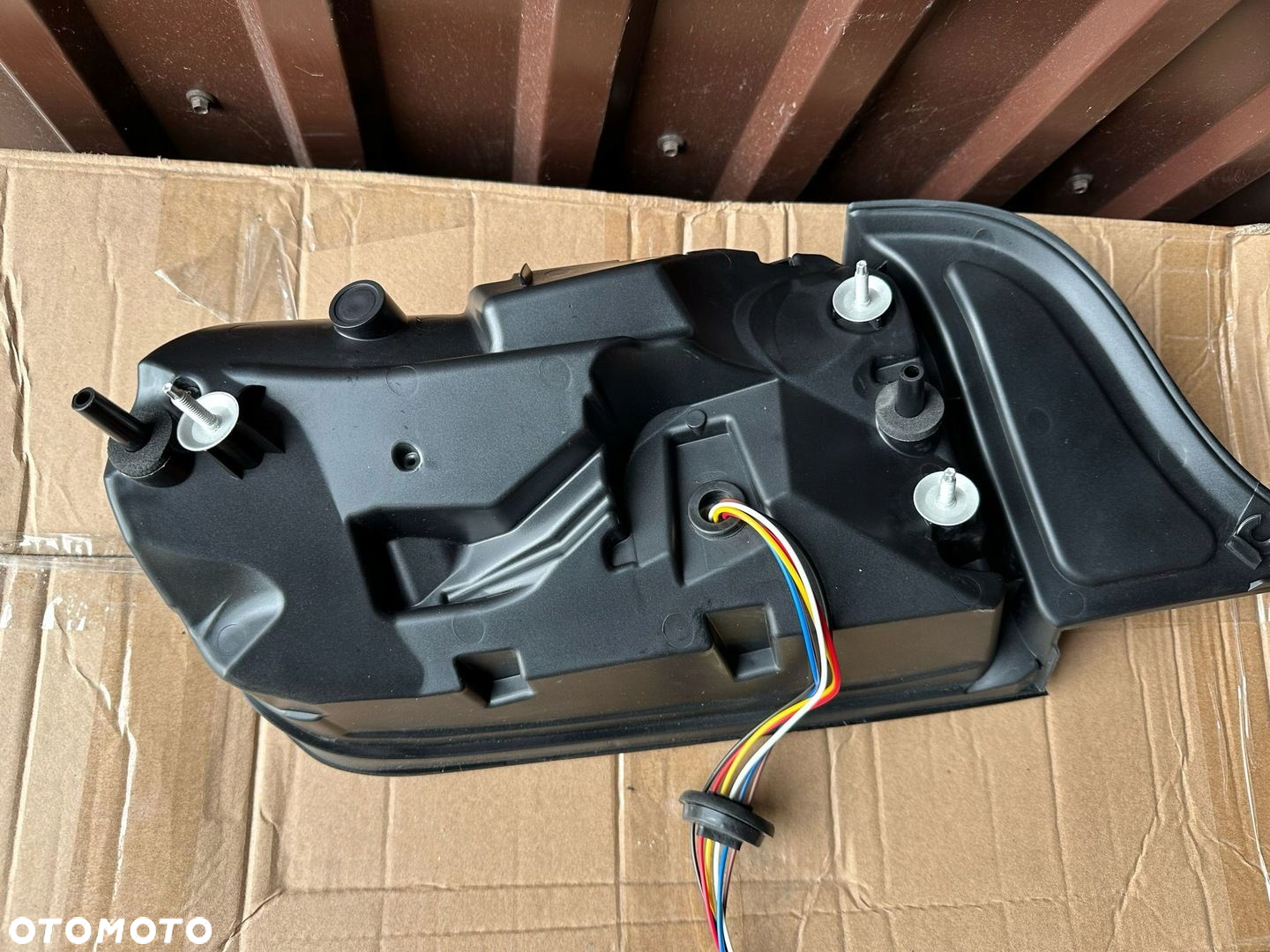 LAMPA PRAWA TYL TYLNA FORD MUSTANG MK6 EU - 4