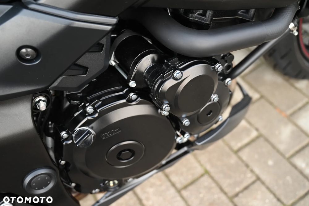 Suzuki GSX - 24