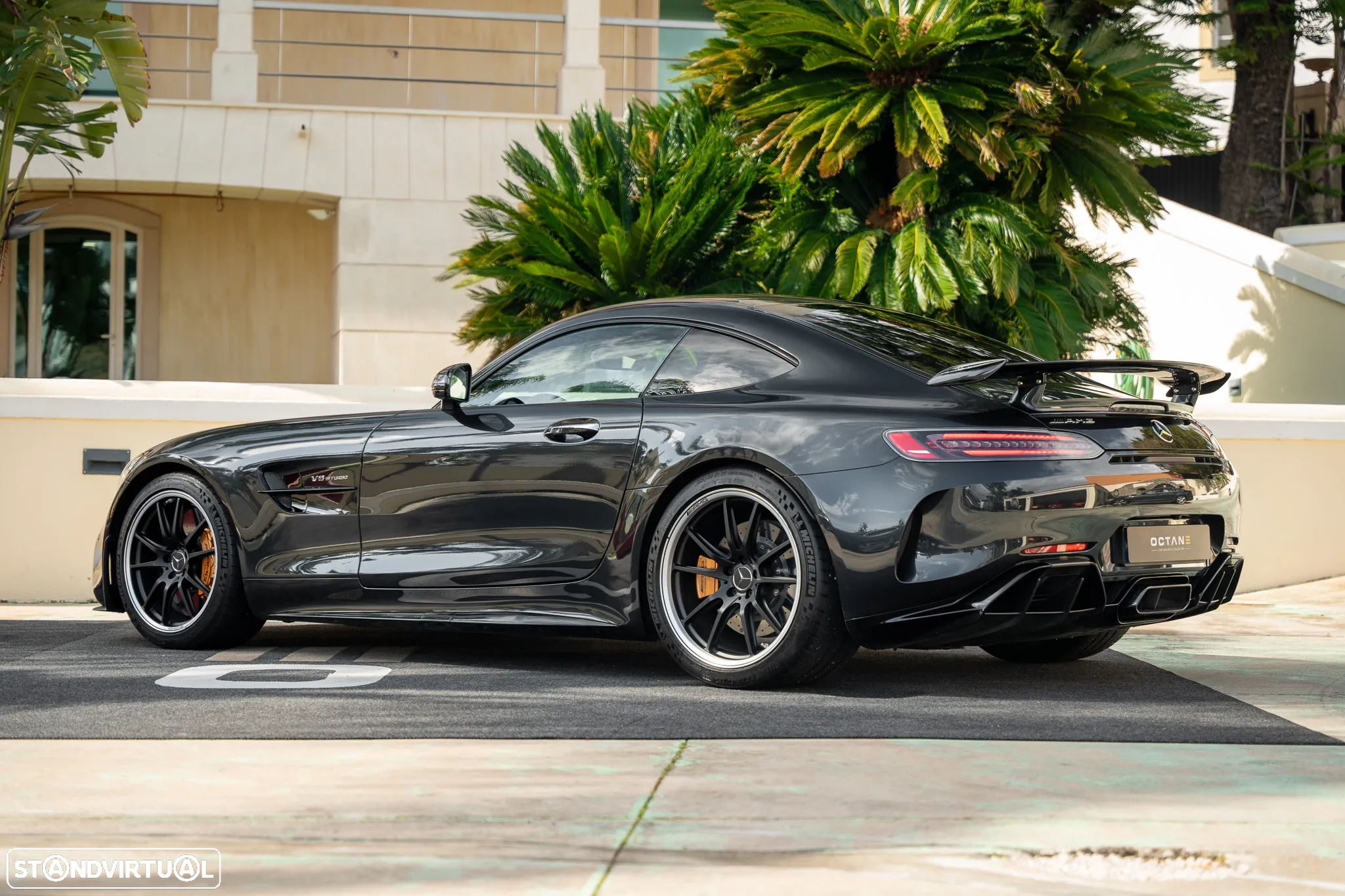 Mercedes-Benz AMG GT R - 4