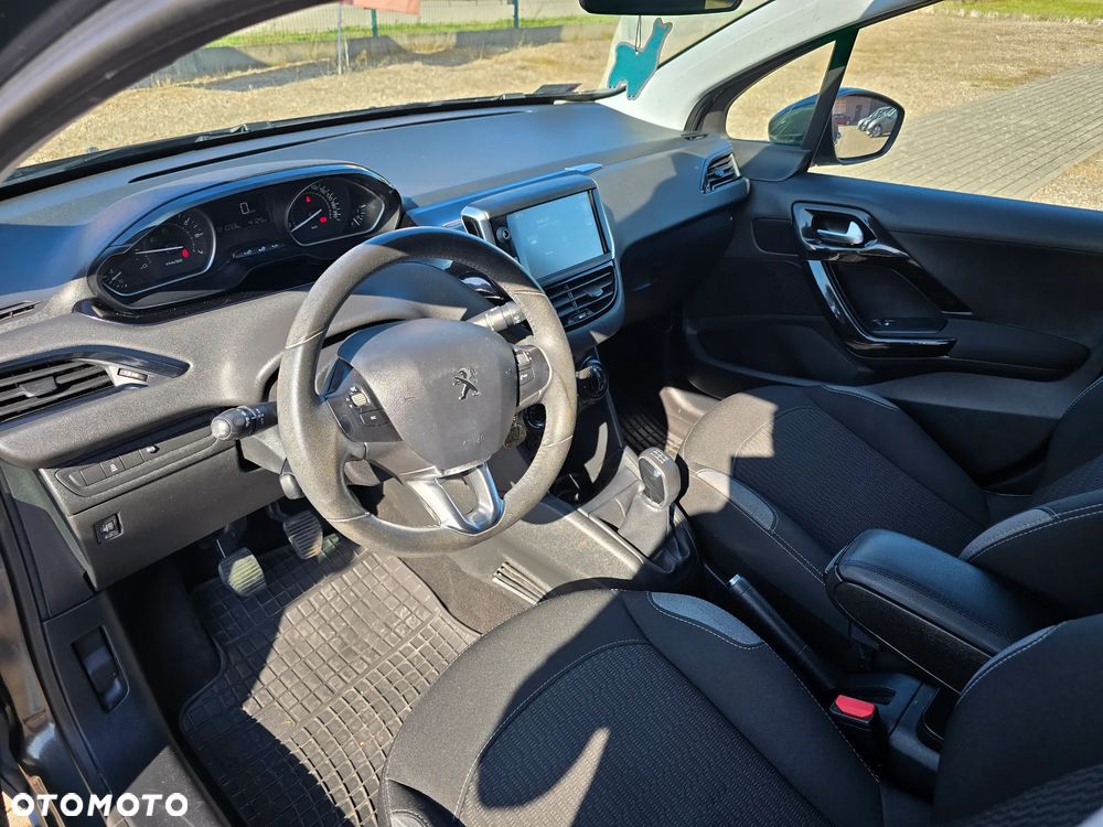 Peugeot 208 1.2 PureTech Style - 21