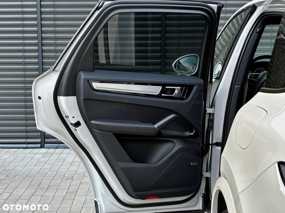 Porsche Cayenne - 27