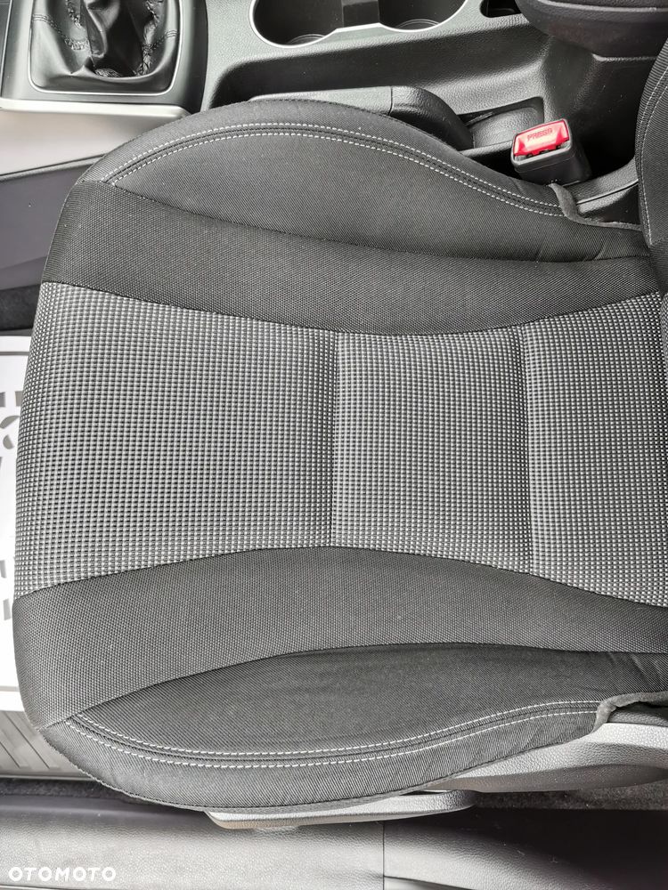 Hyundai i30 1.6 CRDi Comfort - 28