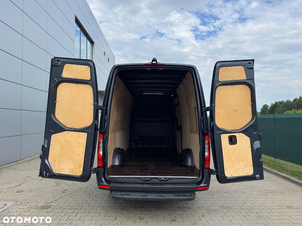 Mercedes-Benz Sprinter 319 - 6