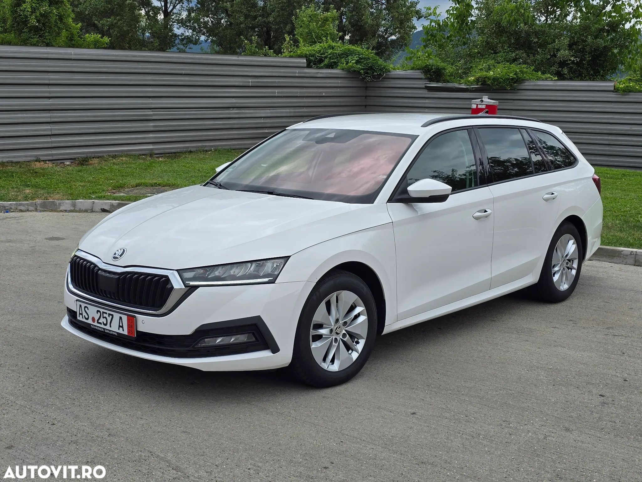 Skoda Octavia 2.0 TDI DSG First Edition - 1