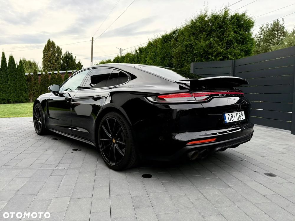 Porsche Panamera - 4