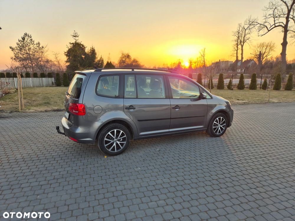 Volkswagen Touran 1.6 TDI DPF BlueMotion Technology DSG Comfortline - 12