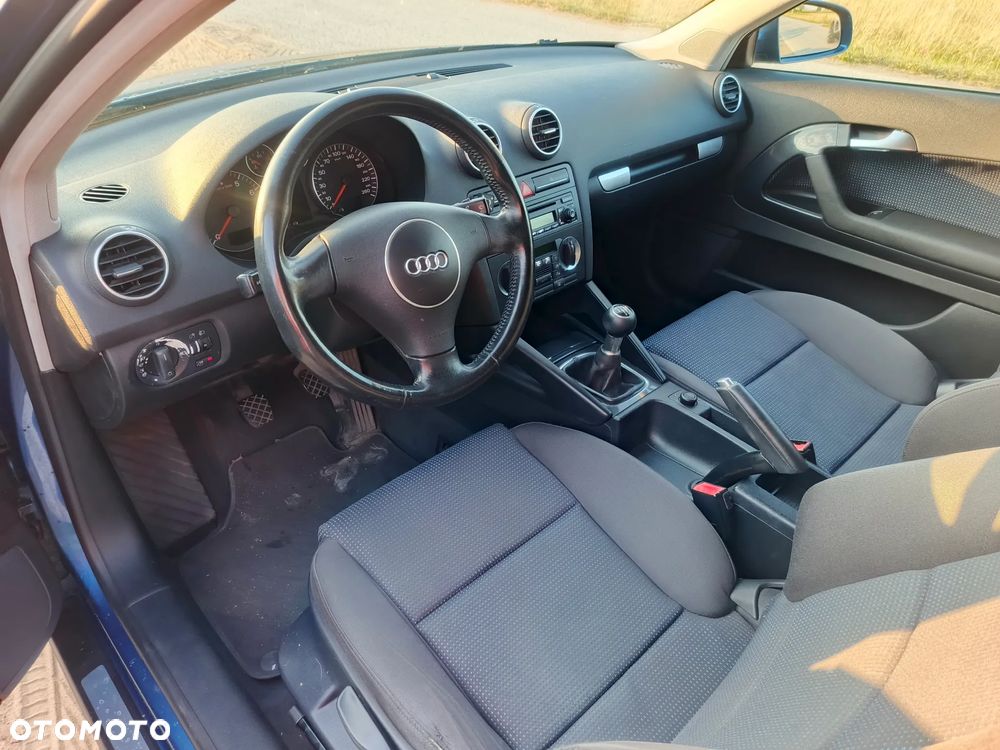 Audi A3 1.6 Ambiente - 6