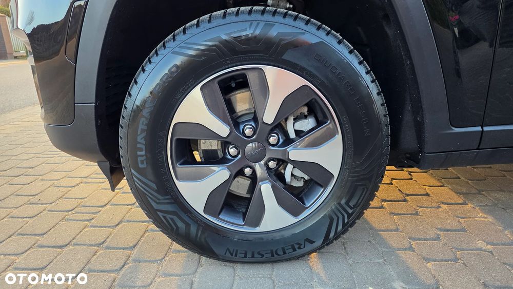 Jeep Grand Cherokee - 18