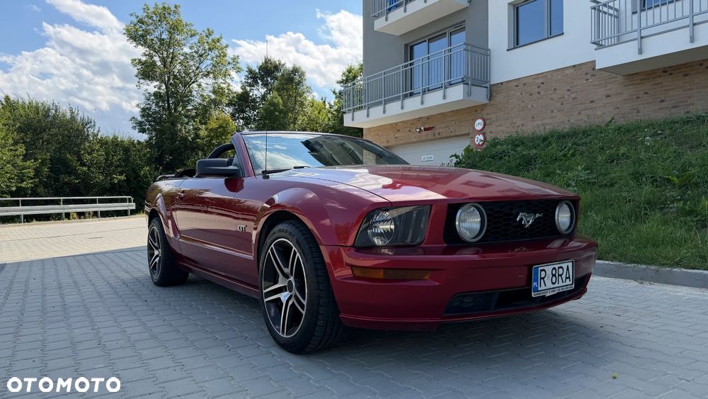 Ford Mustang - 4