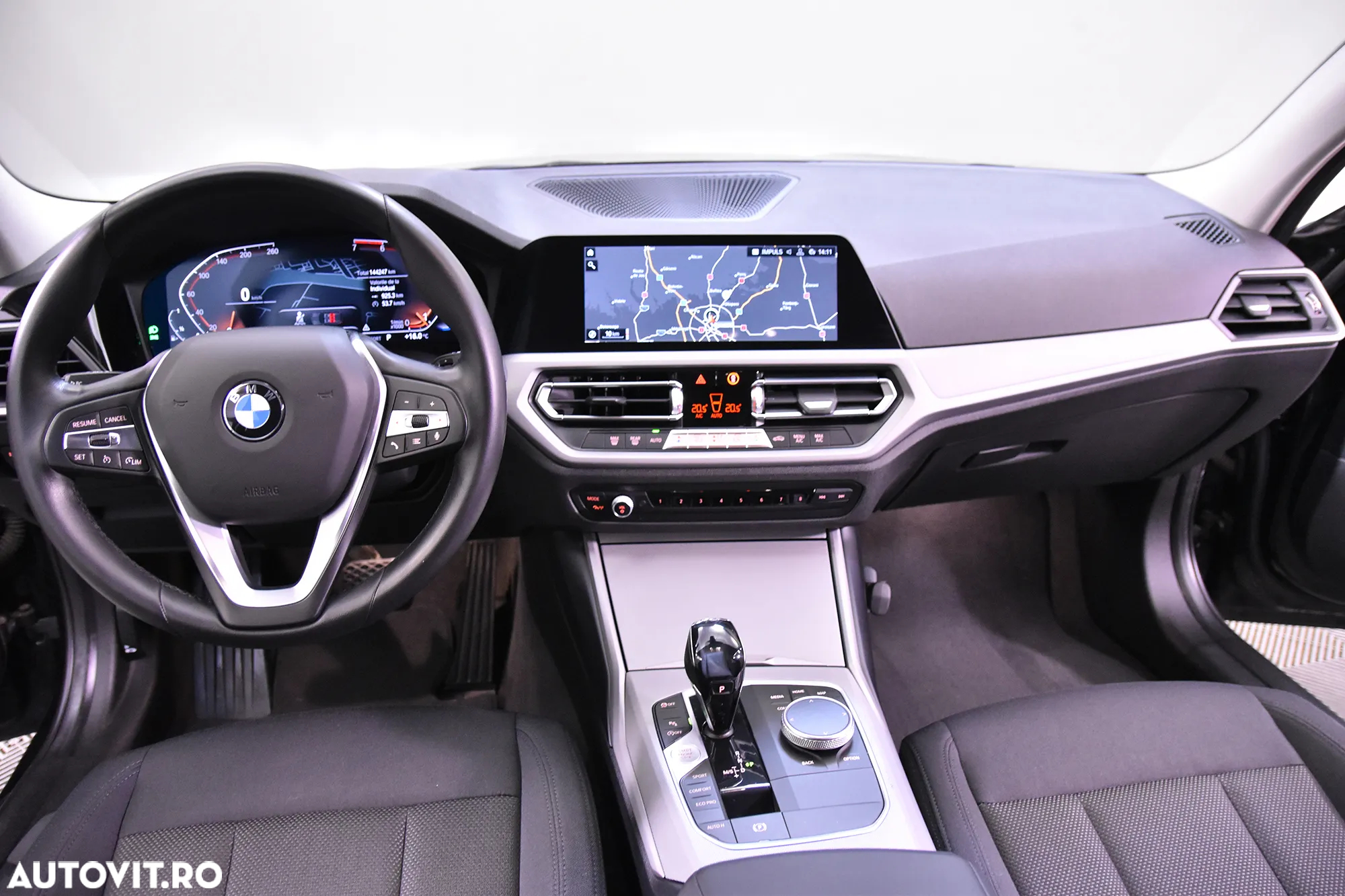 BMW Seria 3 320i Touring Aut. - 9