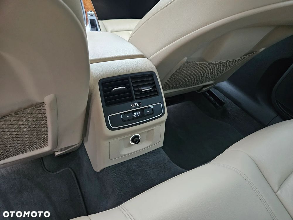 Audi A4 Limousine 40 TFSI S tronic S line - 17