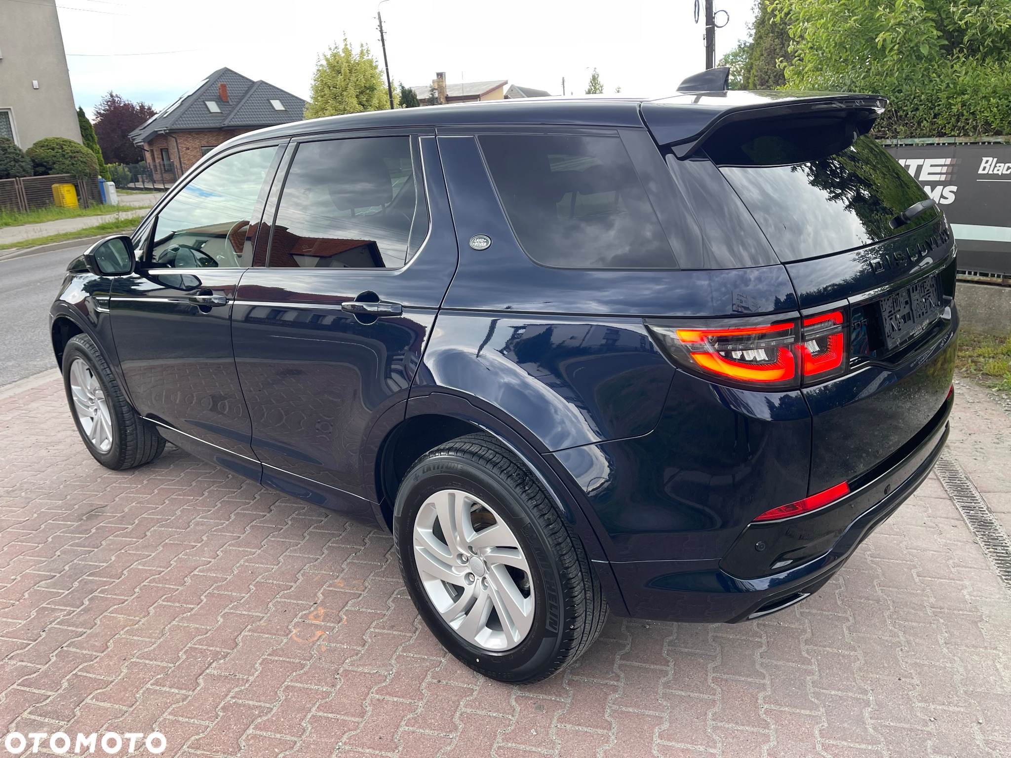 Land Rover Discovery Sport D165 FWD R-Dynamic SE - 10