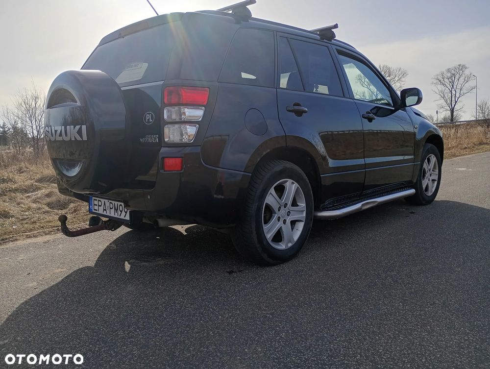 Suzuki Grand Vitara 2.0 De luxe - 2