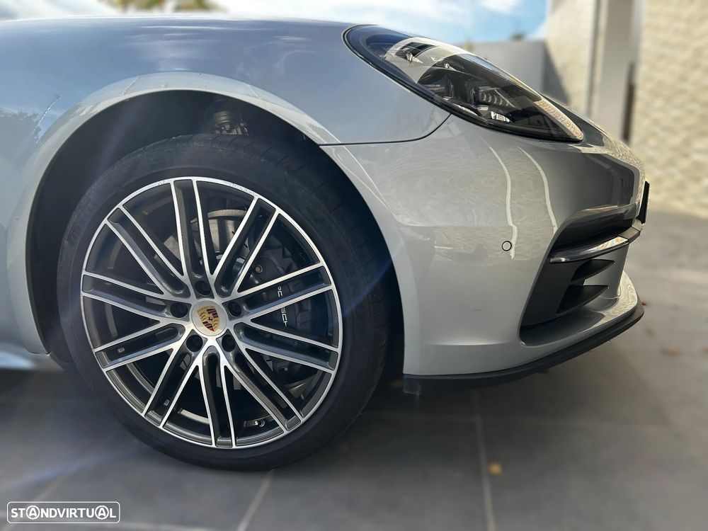 Porsche Panamera 4 E-Hybrid 10 Years Edition - 11