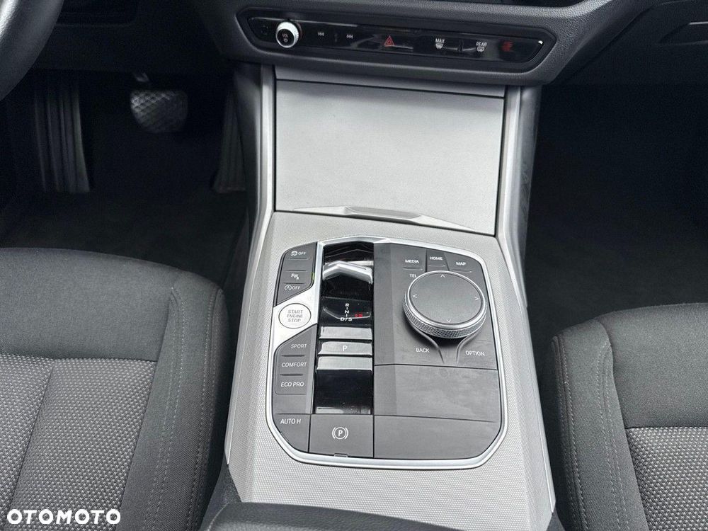 BMW Seria 3 320i Sport Line Shadow - 17