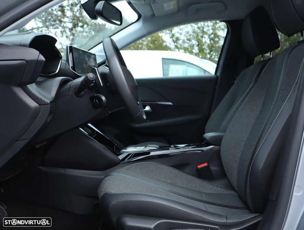 Peugeot 208 1.2 Hybrid Allure e-DCS6 - 23