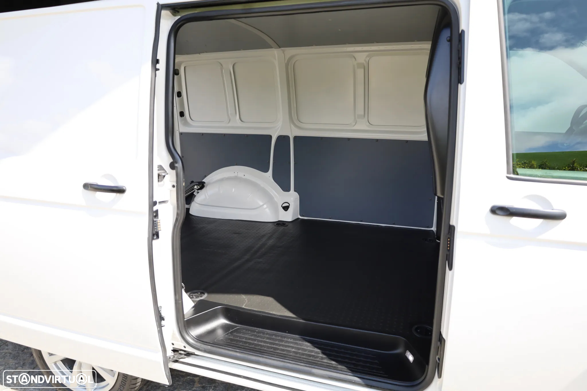 VW Transporter 2.0 TDI Business - 6