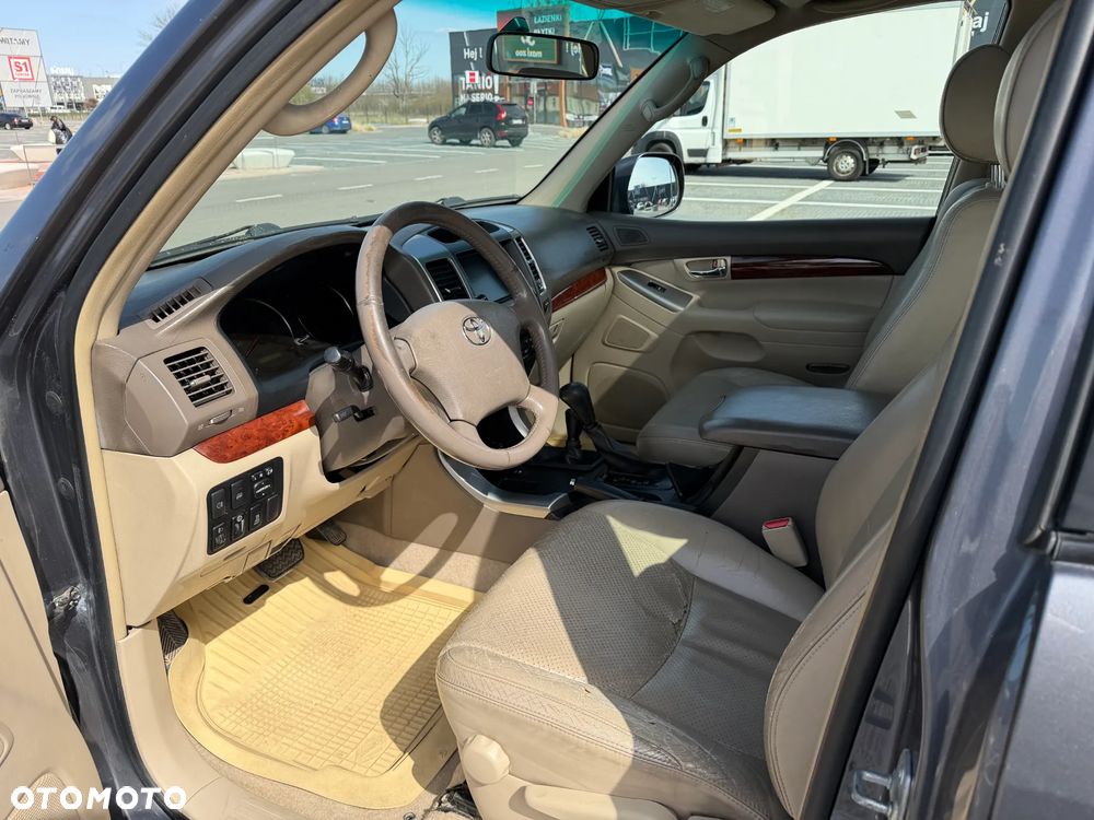 Toyota Land Cruiser - 12