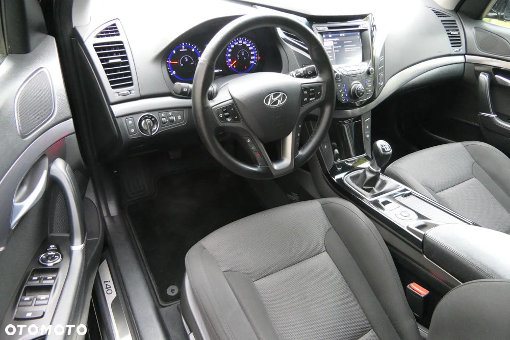 Hyundai i40 Kombi 1.7 CRDi Classic - 17