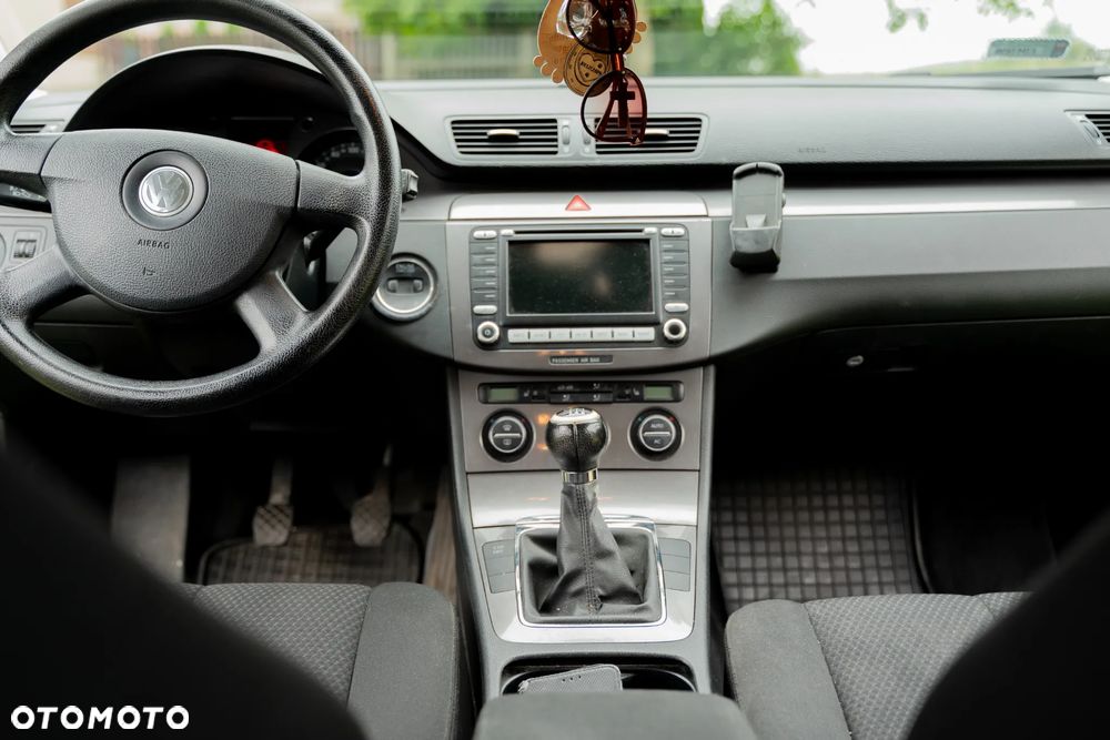 Volkswagen Passat - 10