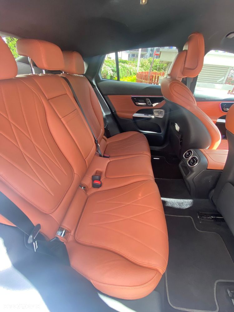 Mercedes-Benz GLC 300 4Matic 9G-TRONIC AMG Line Advanced - 12