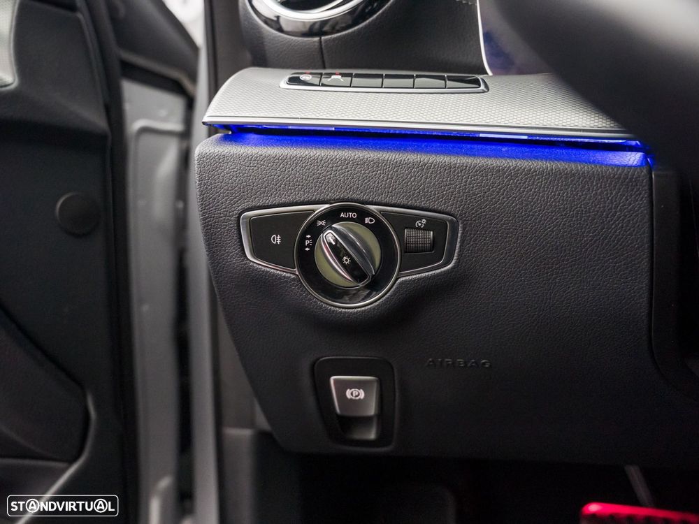 Mercedes-Benz E 300 de AMG Line - 21