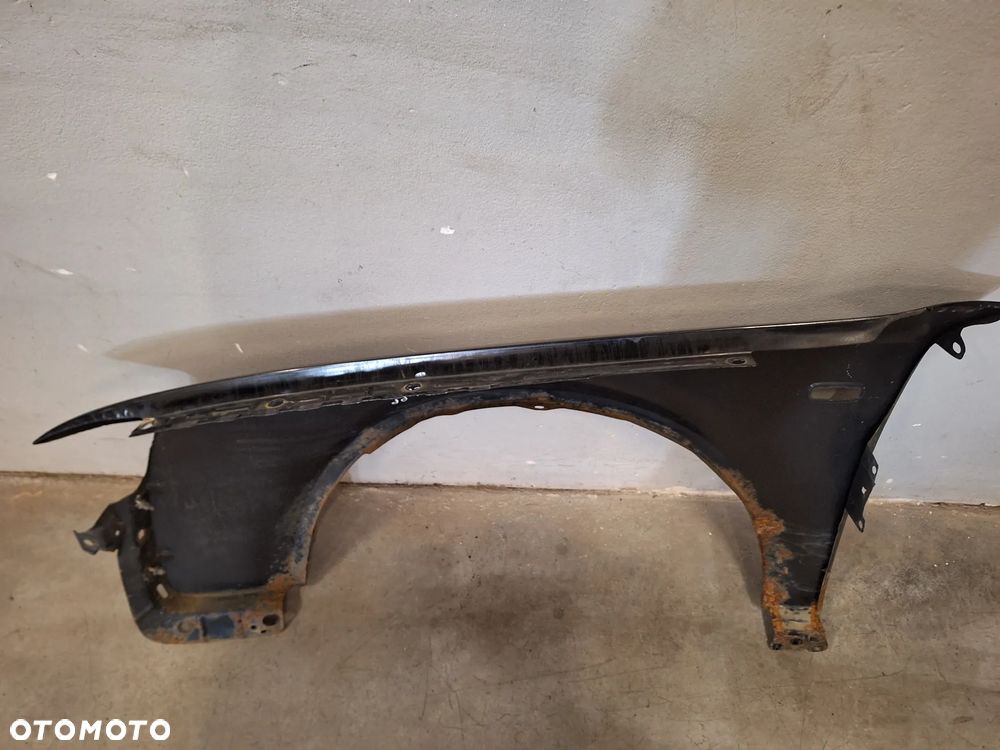 BŁOTNIK PRAWY PRZÓD PRZEDNI AUDI A4 B6 LAK: LY9B NR216 - 17