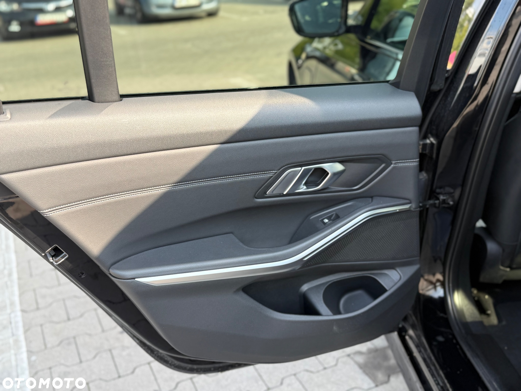 BMW Seria 3 330e PHEV sport - 16