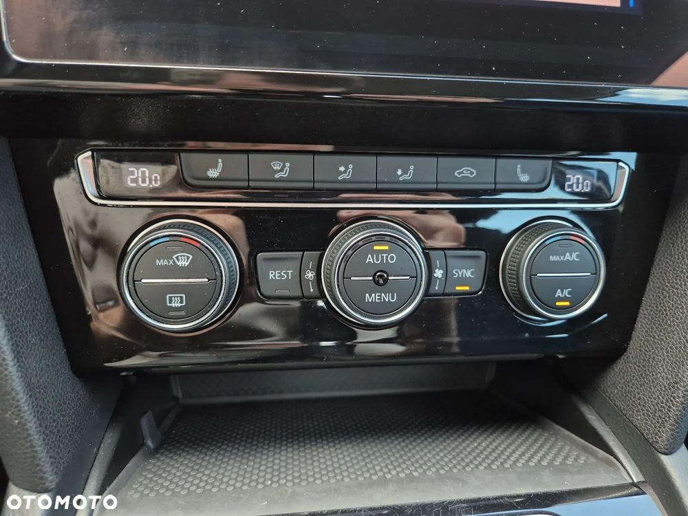 Volkswagen Passat 2.0 TSI Elegance DSG - 20
