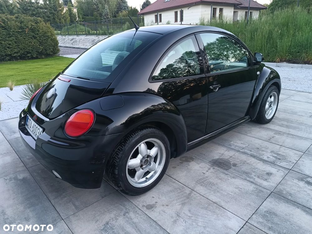 Volkswagen New Beetle - 11