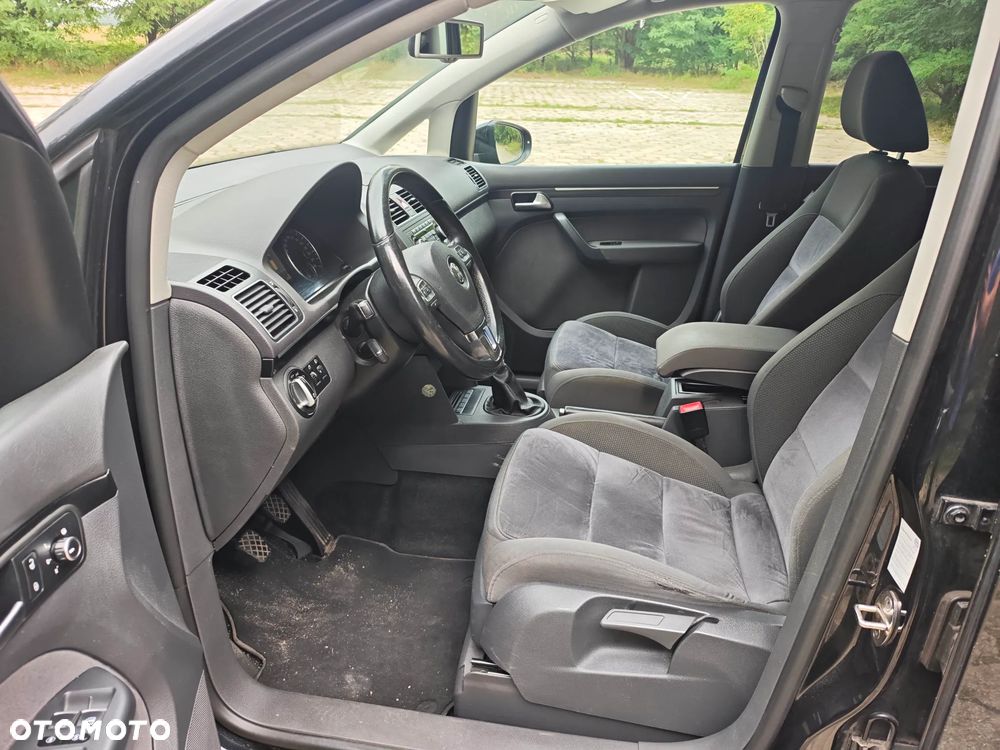 Volkswagen Touran 1.6 TDI DPF BlueMotion Technology Highline - 20