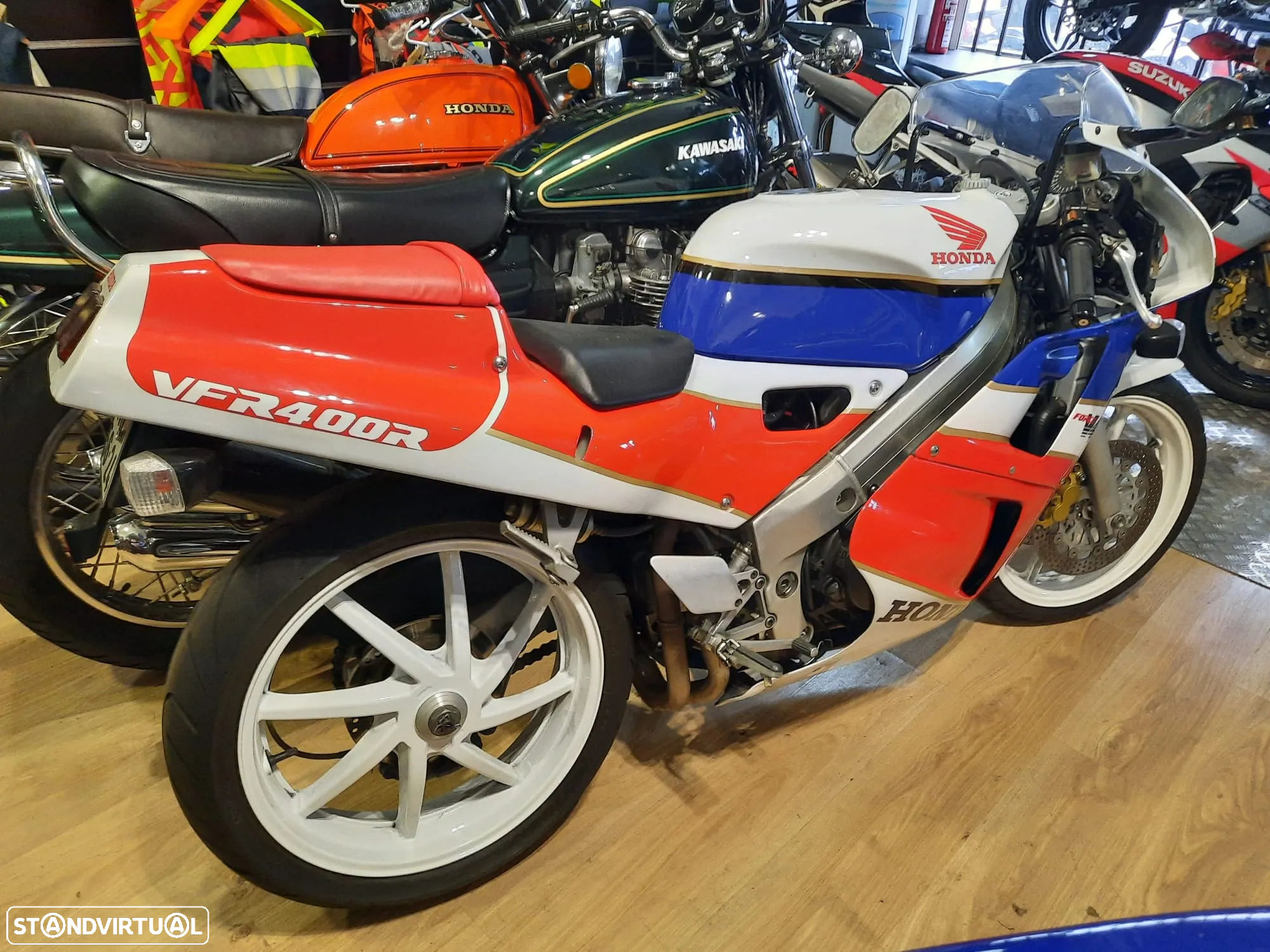 Honda VFR - 4