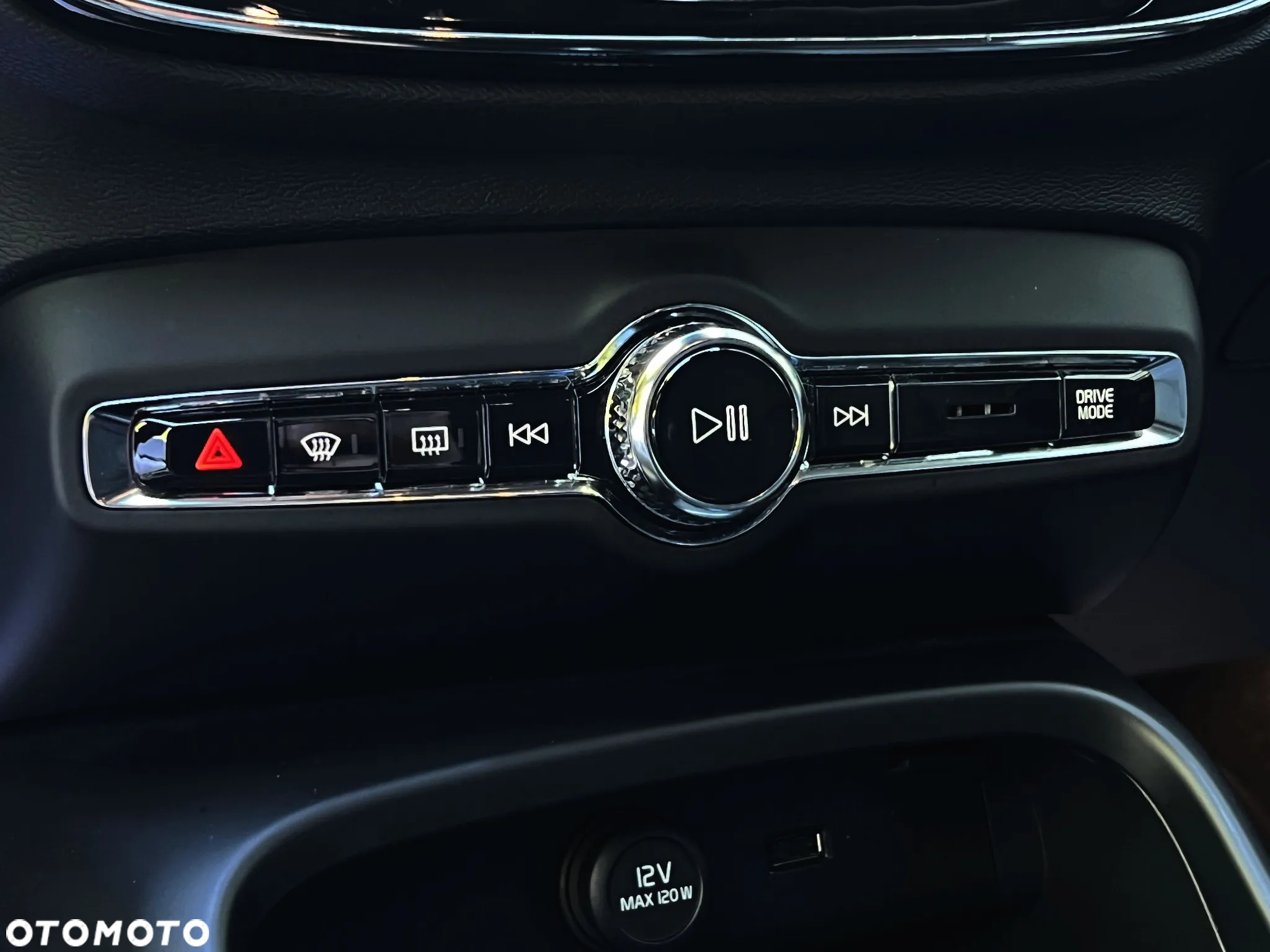 Volvo XC 40 D4 AWD Geartronic Momentum - 32