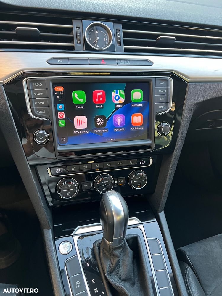Volkswagen Passat - 11